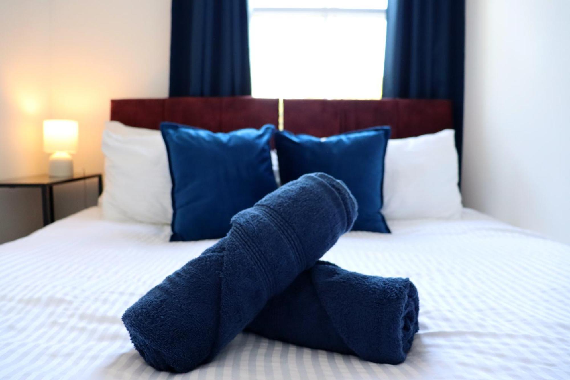 Brand New Modern Apartments Steps From Gloucester Quays Exteriér fotografie