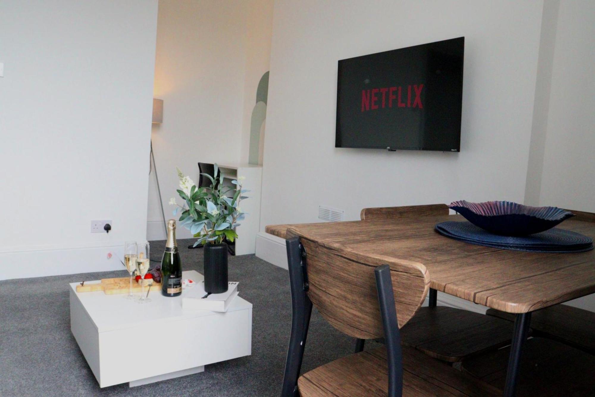 Brand New Modern Apartments Steps From Gloucester Quays Exteriér fotografie